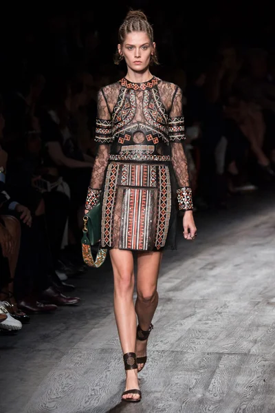 Look 52